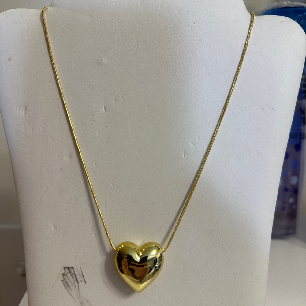 Elegant Gold Heart Necklace